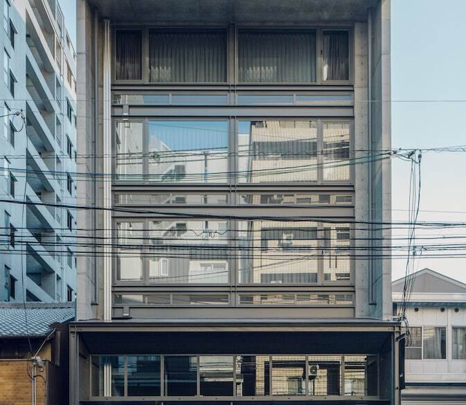 ホテルに入ると
アートがお出迎え / 5