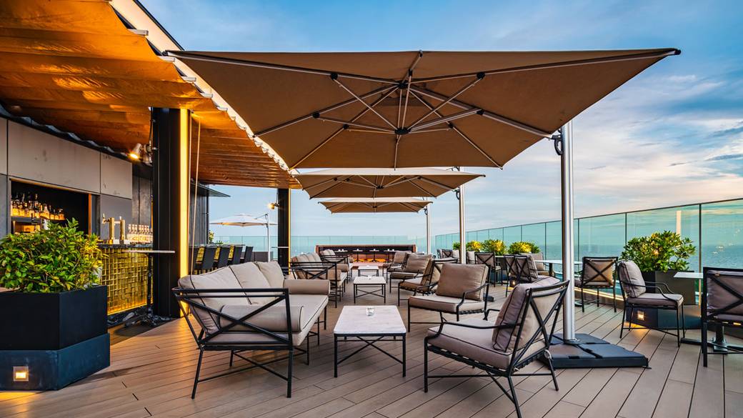 ルーフトップバー④ / 4