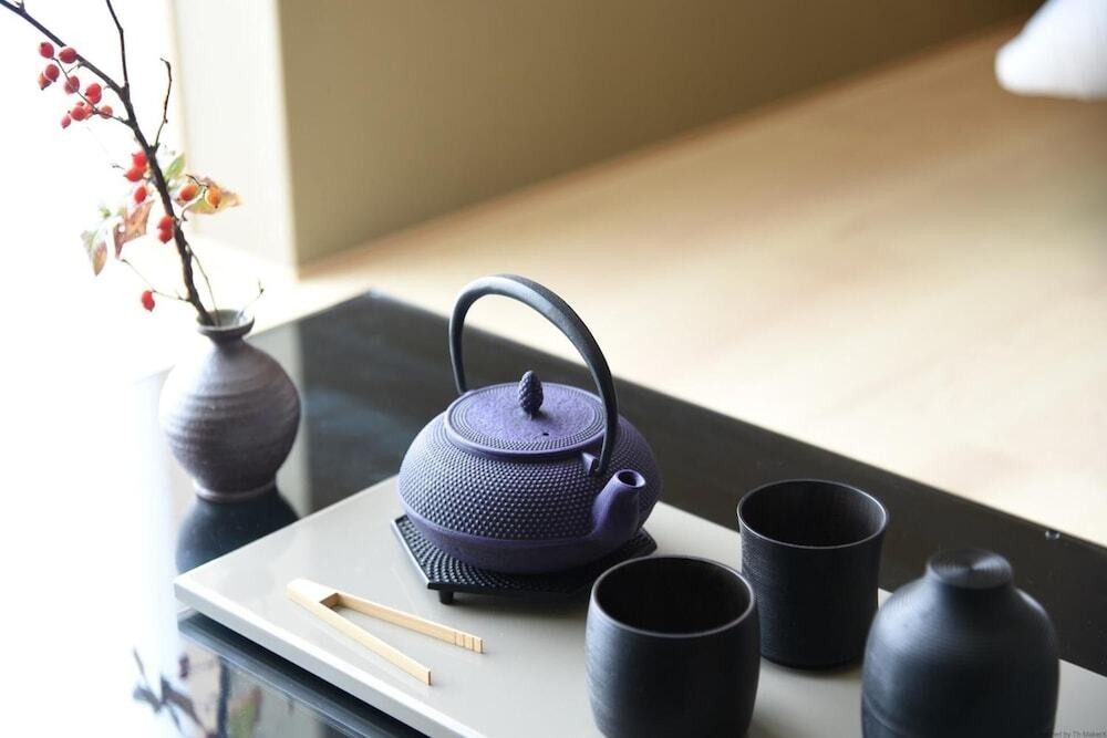 朝食はお部屋でのんびり和食を。スタイリッシュでかっこいい3915401