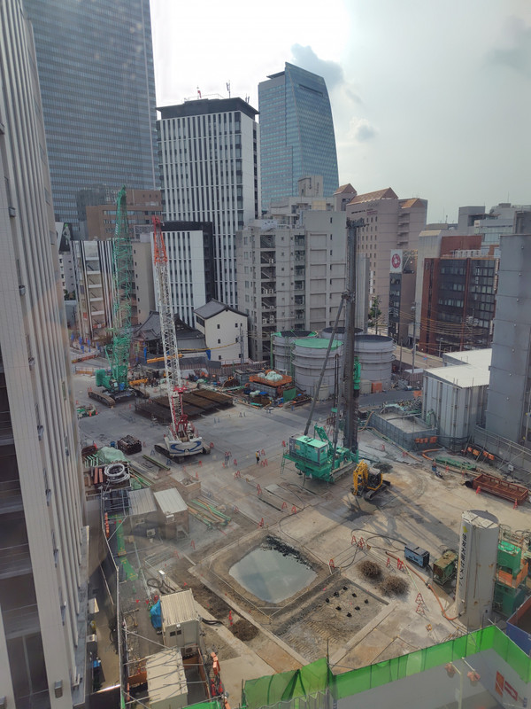 部屋からの眺望。ホテルの向かいでリニア名古屋駅の工事中