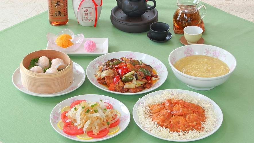 愛嬌たっぷりのフクロウがお出迎え4025903