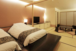 45㎡の和洋室で広々ステイ