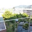 部屋からホテル中庭を望む