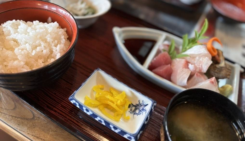 駅周辺でのランチなら富田屋へ / 4