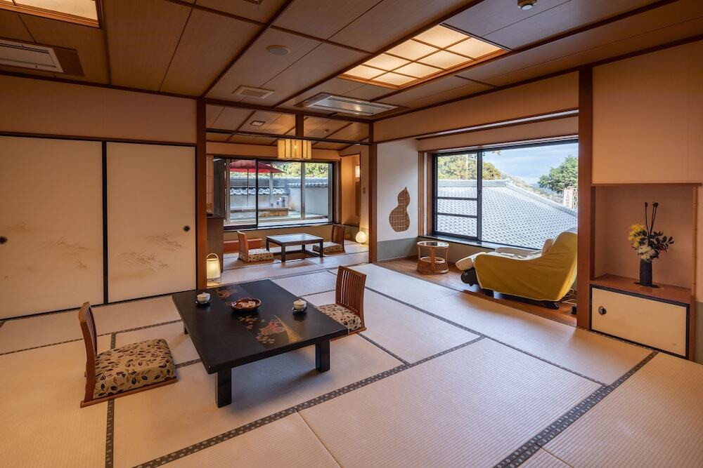 露天風呂付き客室 花飾り(1)