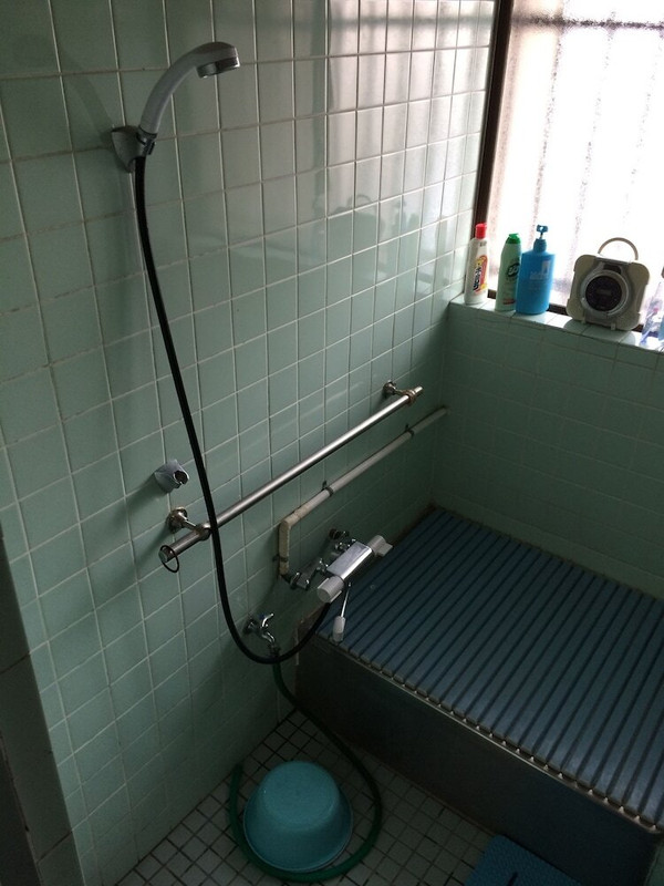 バスルームのシャワー