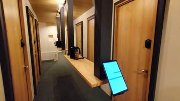 内部エントランス / 2