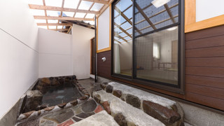 温泉岩風呂付き離れ: 6畳＋4.5畳和洋室 [ひまわり・鈴蘭] 禁煙