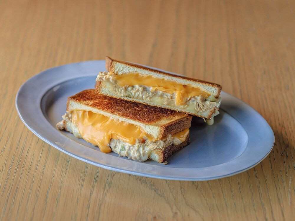 朝食 ツナメルトサンド