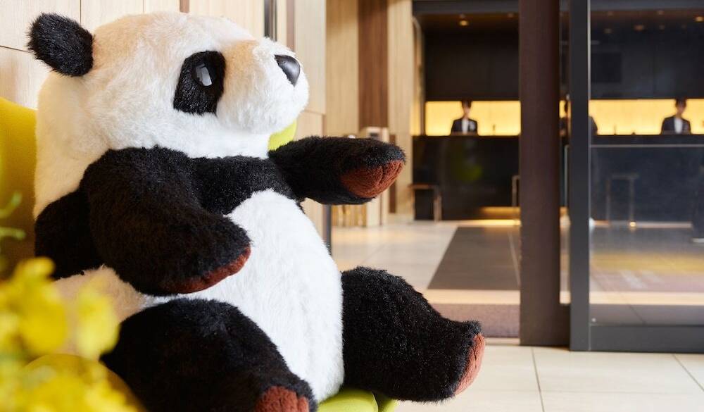 フロント前のパンダ / 2