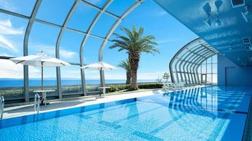 開閉式屋内温水プール / 1