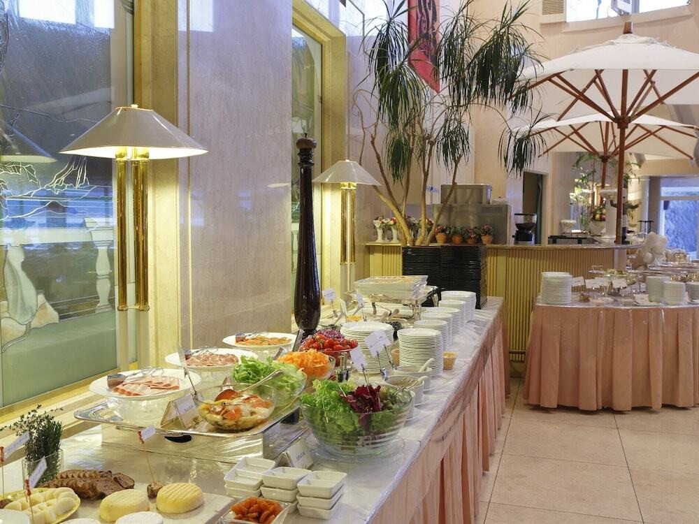 朝食ビュッフェ