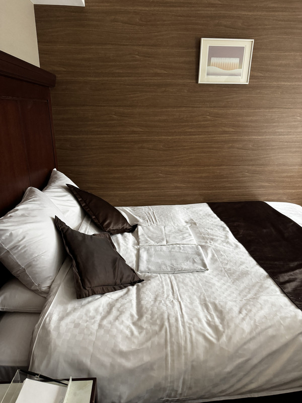 かなり狭い部屋。窮屈