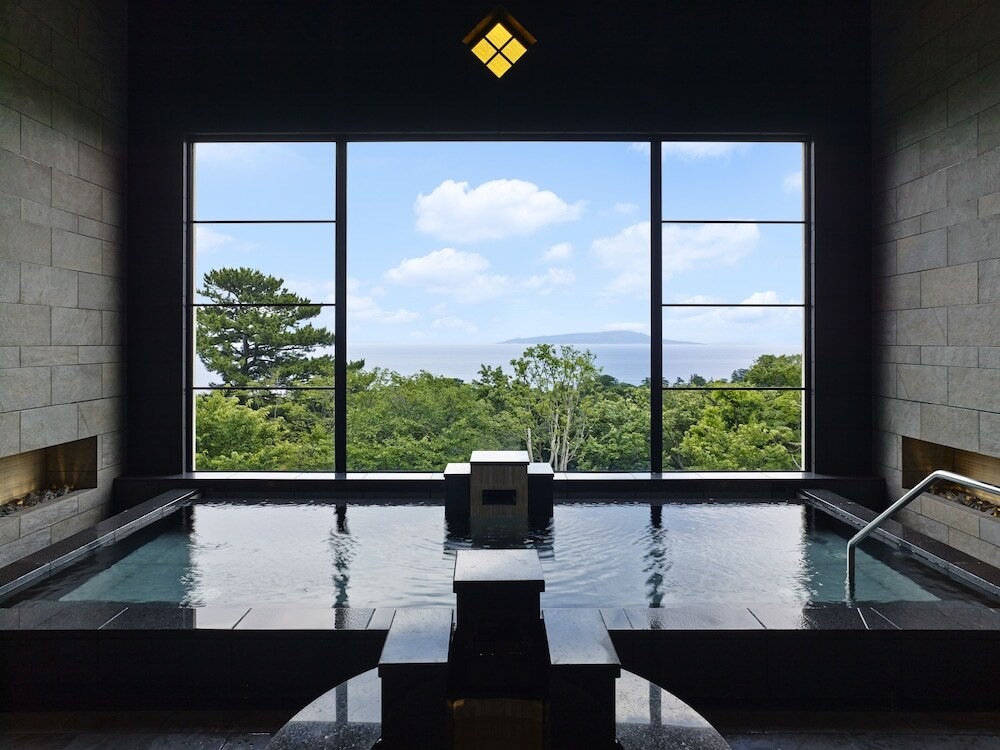 インフィニティ温泉にエステ、大人女子の気分もあがるクラシックホテル3957326