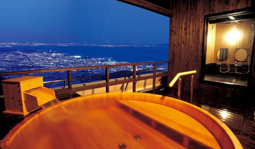 展望露天風呂から見える夜景 / 4