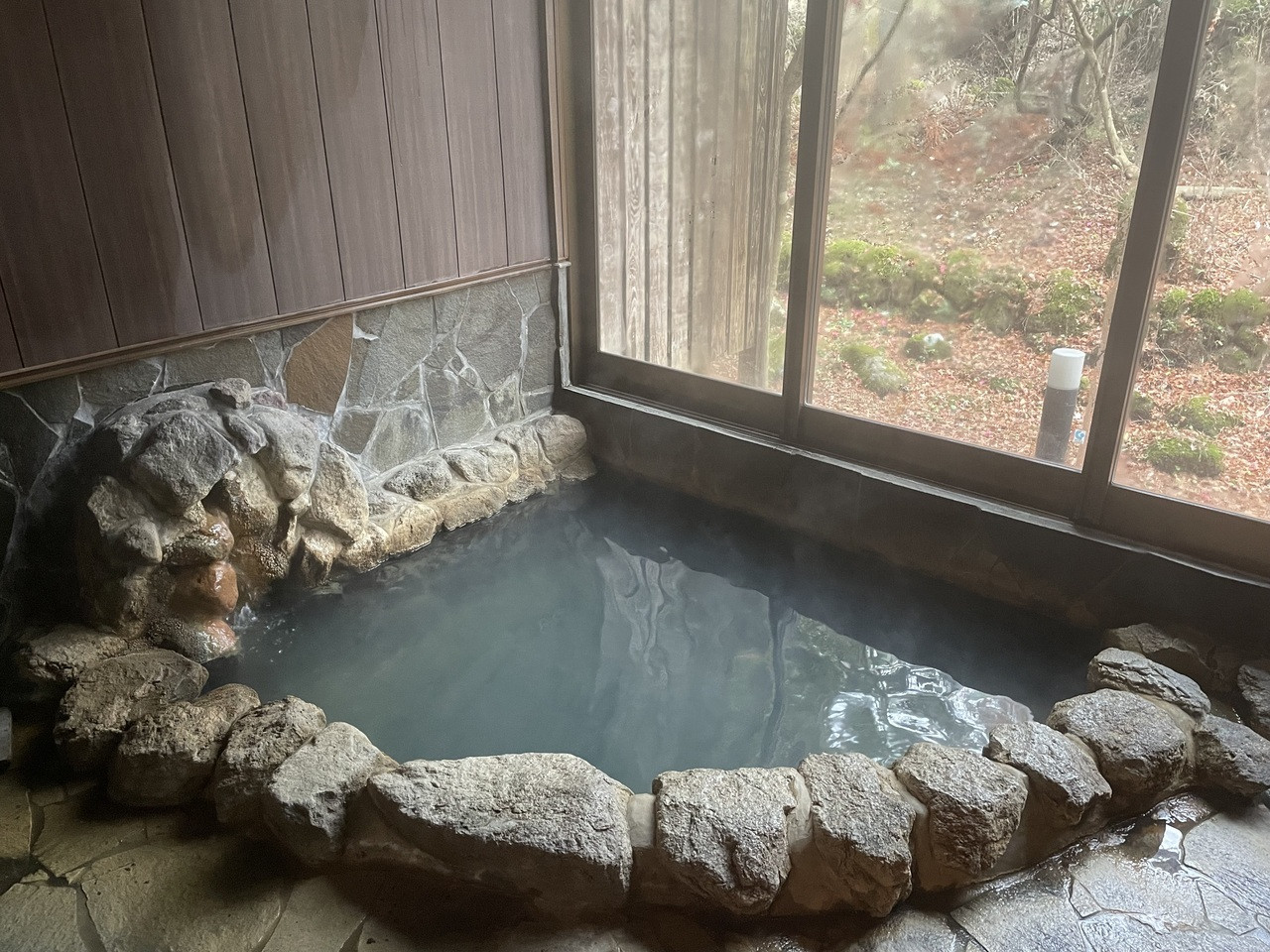 囲炉裏やカフェバーでゆったり。料理自慢の大人宿3379814