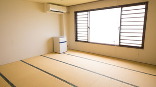 ファミリールーム 共用バスルーム