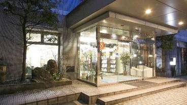 施設の入り口 / 18