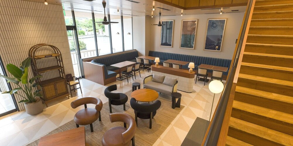 ロビーラウンジ