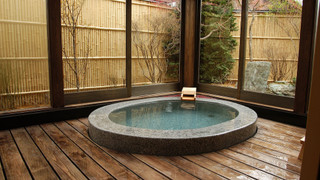 池月 中庭側 ベッド2台 + 布団2組(6歳以上のみ)