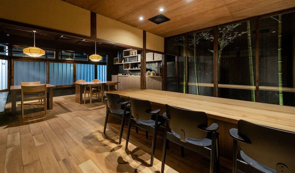 居心地良いラウンジ / 3