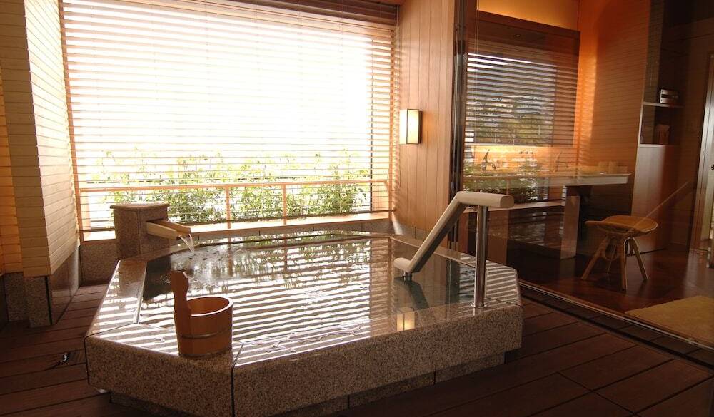 客室露天風呂の一例 / 2