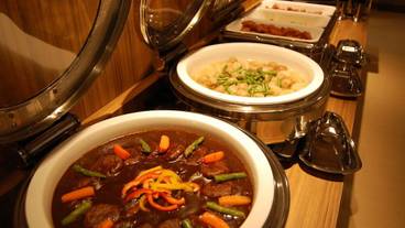 食事・飲み物 / 4