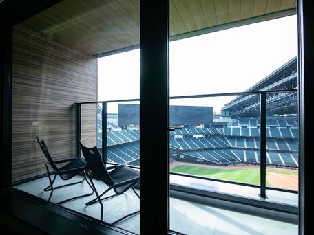 tower eleven hotel / 3