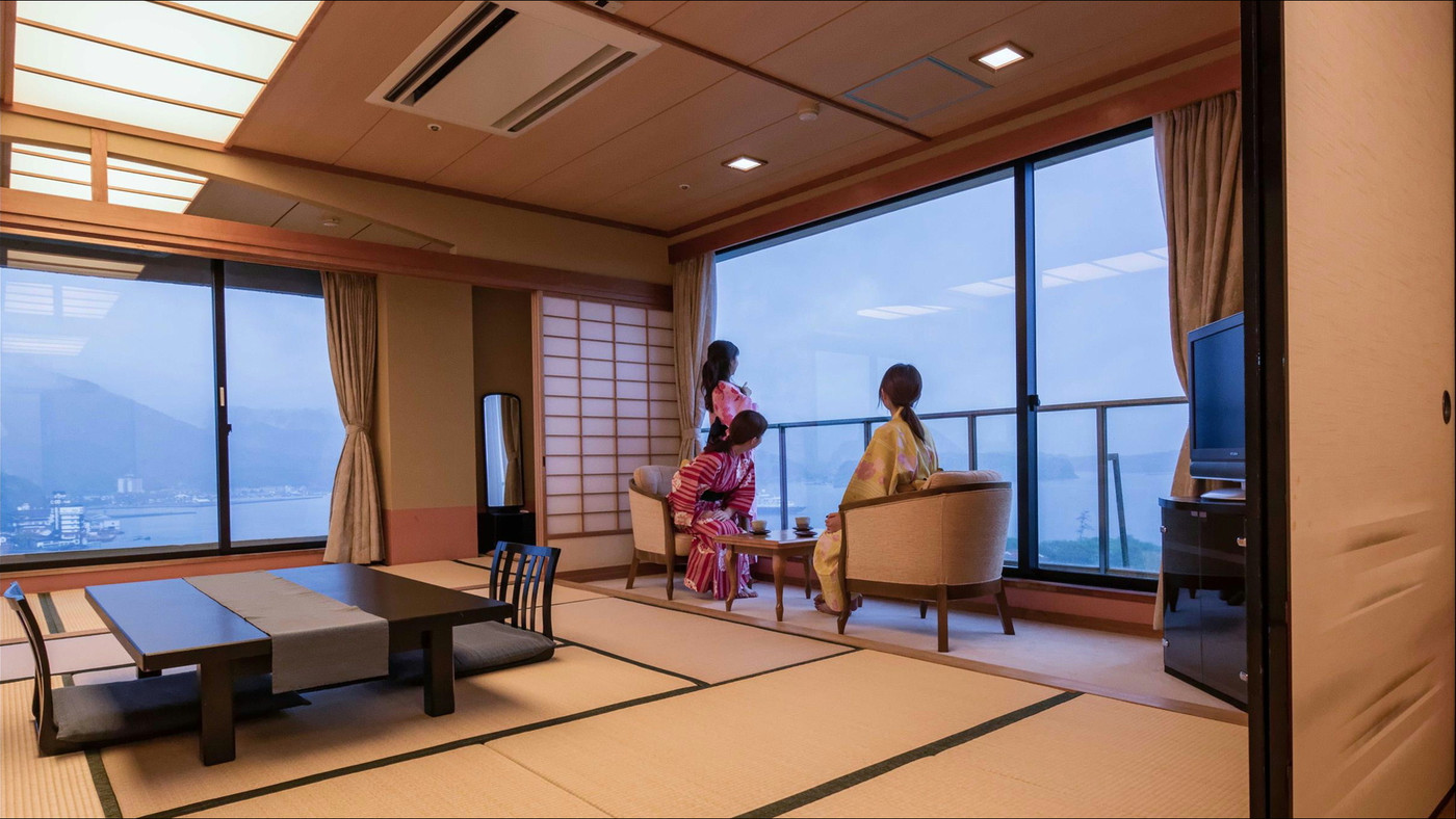 彩り豊かな和定食でエネルギーチャージ4036924