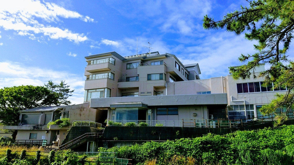 潮騒を聞きながら日本海の幸を満喫できる宿4244742