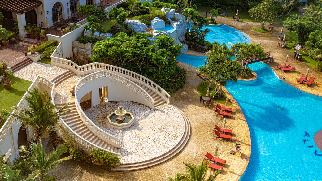 建築美を味わって
優雅にチェックイン / 1