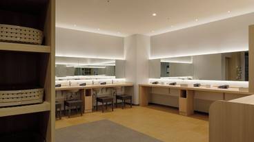 琥珀色の湯 脱衣所 / 6