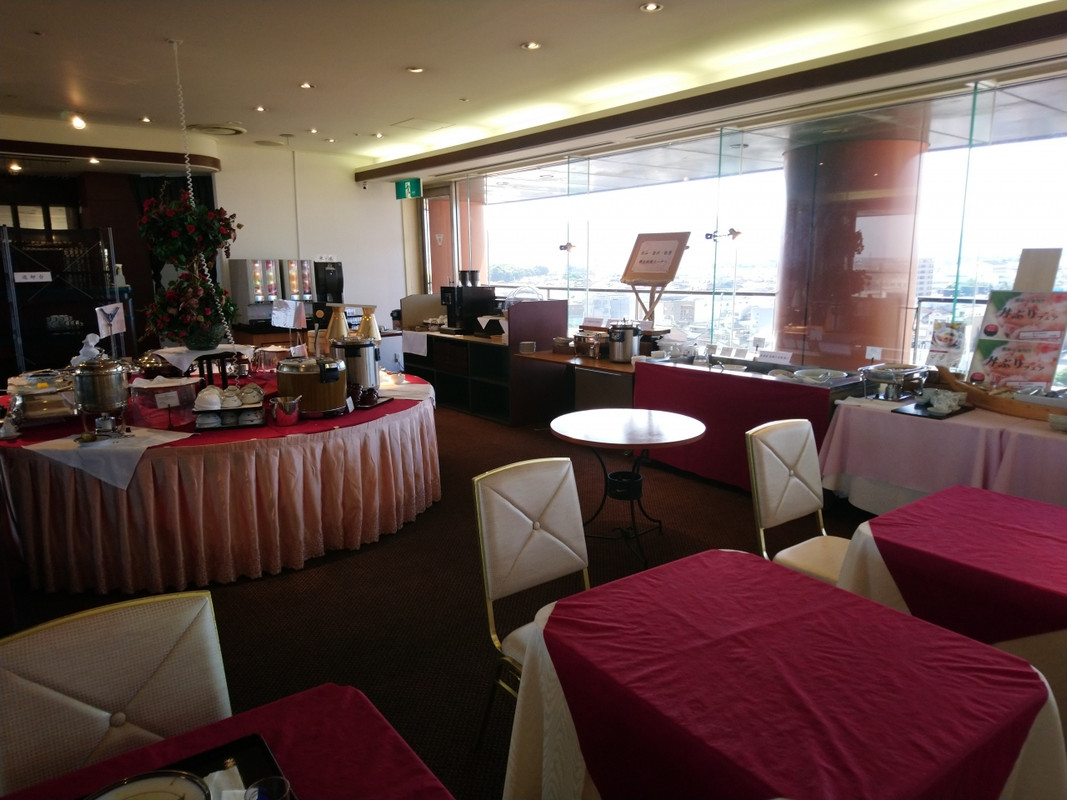 上階のRounge（朝食券ママ）