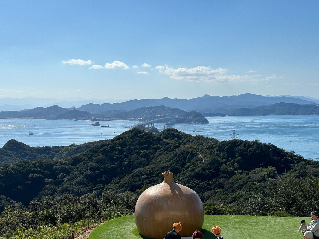 巨大たまねぎオブジェ「おっ玉葱」 / 5