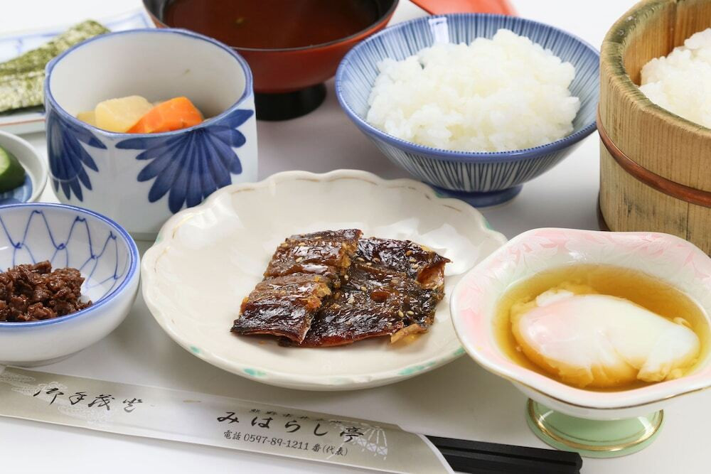ほっと落ち着く和食で一日をスタート3438645