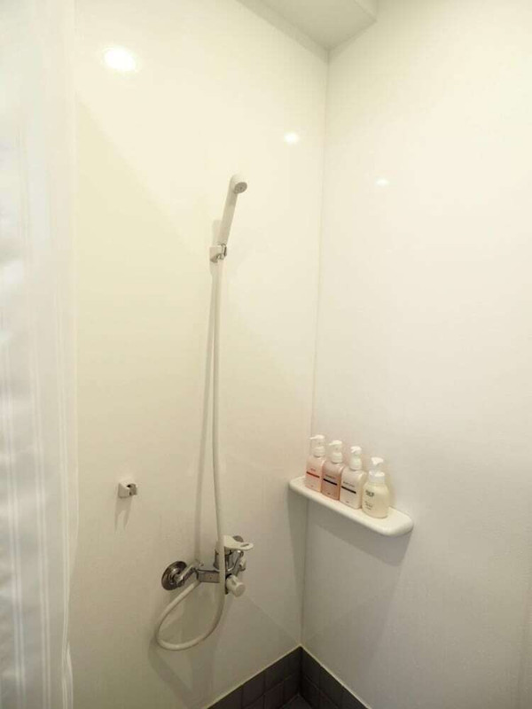 バスルームのシャワー