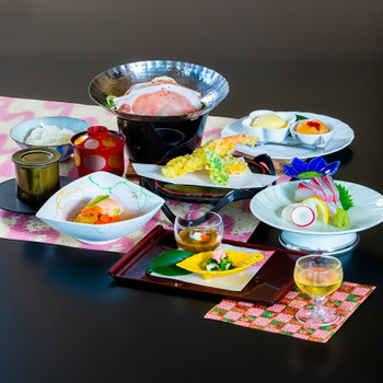 岩盤浴と日本庭園で癒しの時間が楽しめるホテル♪3567393