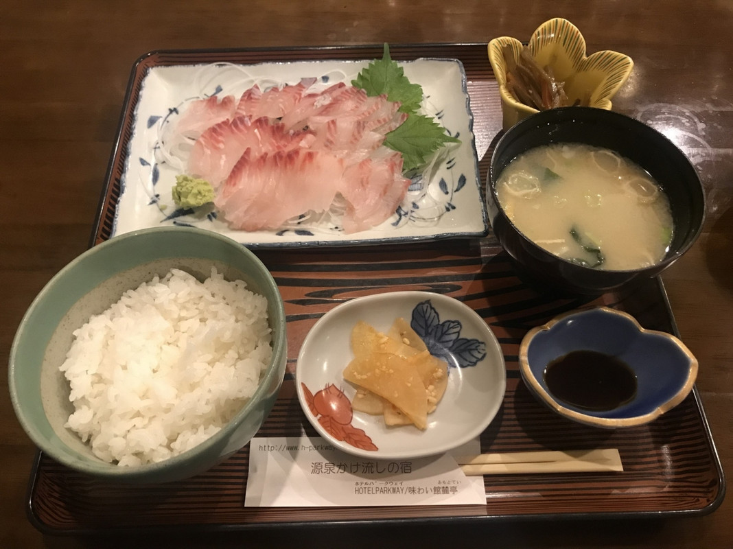 また食べたいお刺身定食。