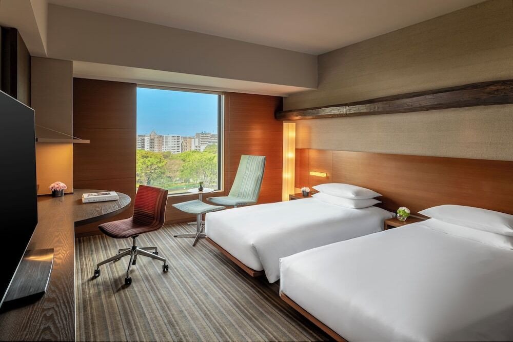 「新宿中央公園」を見渡すクラブラウンジと寛ぎの客室でまったり4283897