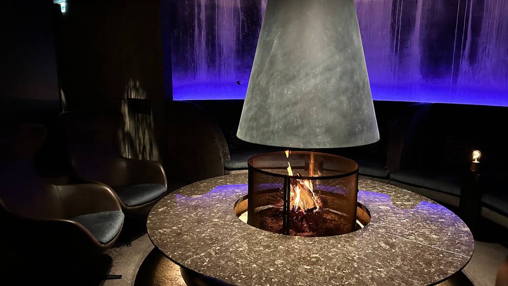 心地いい空間で
好きなだけカクテルを / 1