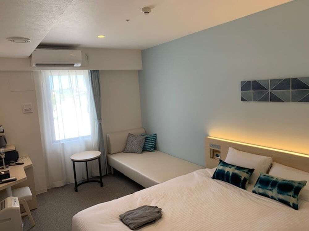 スタンダードダブル ベッド＆ソファ