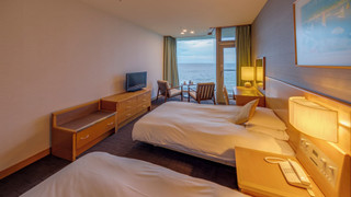 ツインルーム B - 相模湾を見下ろすロケーション -