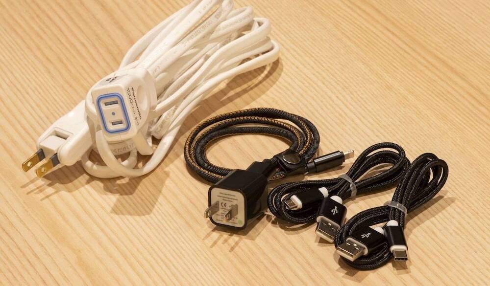 充電器、USBコンセント / 1