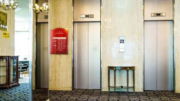 エレベーター / 1