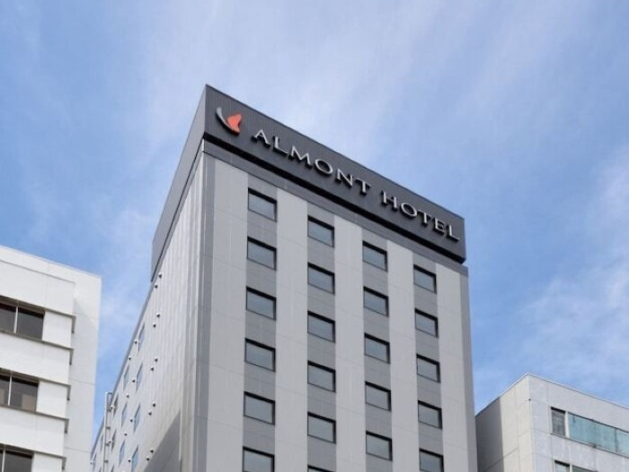 仙台銀座、壱弐参（いろは）横丁などにも近く、一人でも楽しめる飲食店が多いのも魅力的