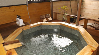 露天風呂付き和室　12.5畳　山側