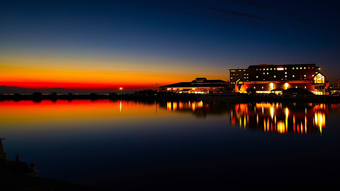 Hotel exterior | Evening view