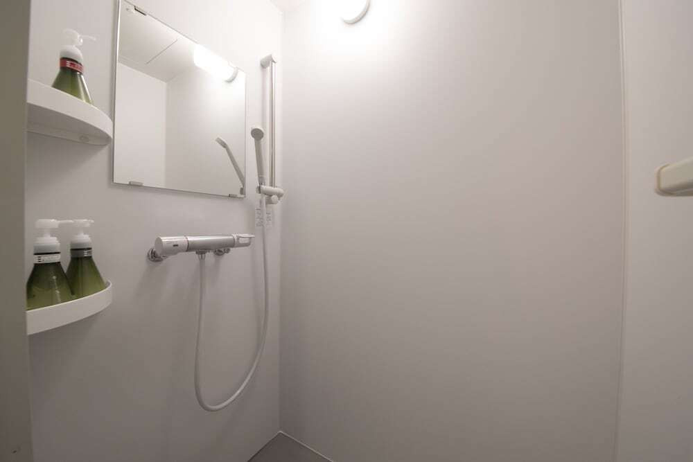 バスルームのシャワー