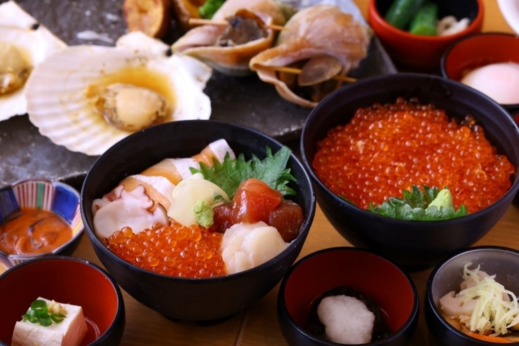 豪華なオリジナル海鮮丼を朝から堪能4043500