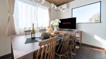 客室内のダイニングエリア / 23